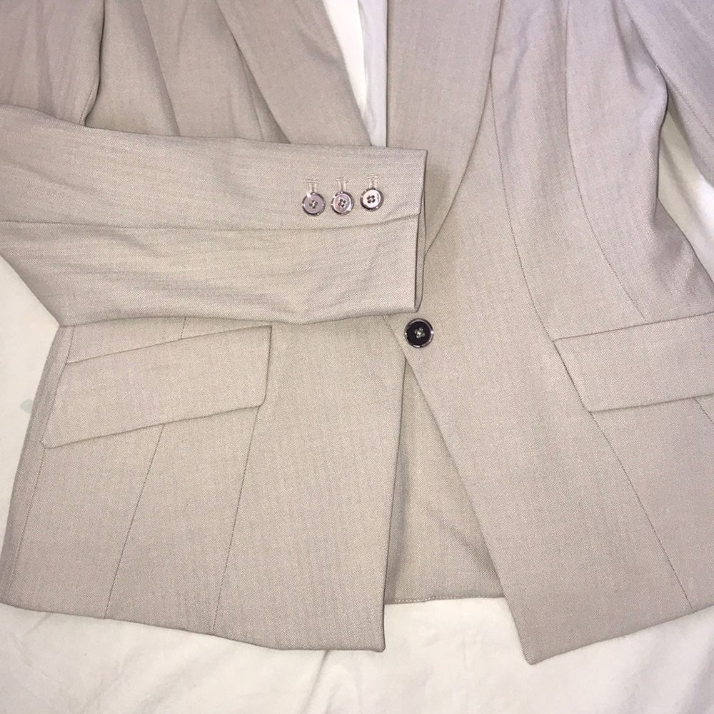 Blazer - Picture 2 of 4